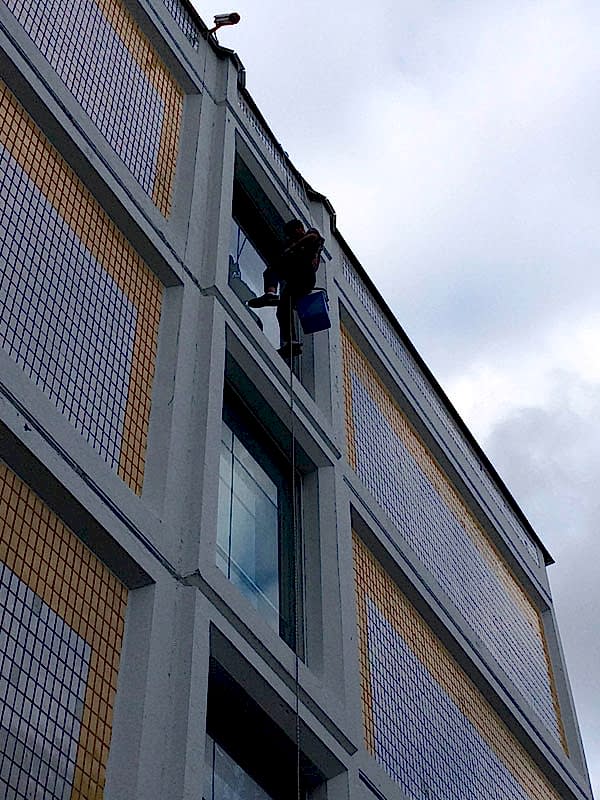 Глубокая чистка плитки